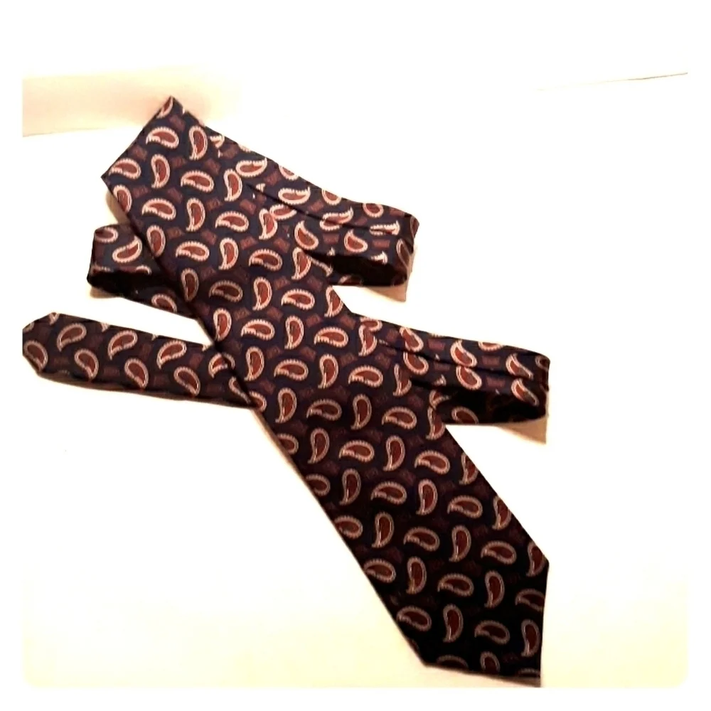 Brooks Brothers all silk hand made in USA necktie